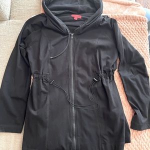 Spanx 1X Toggle waist hooded light weight jacket.